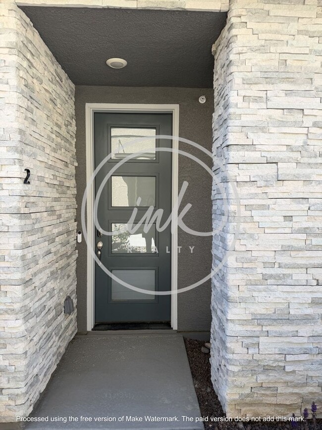 Building Photo - Beautiful Newly Built Townhome In Jenuane Community