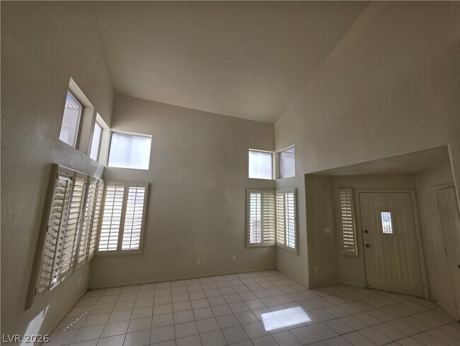 Building Photo - 8008 Dover Shores Ave
