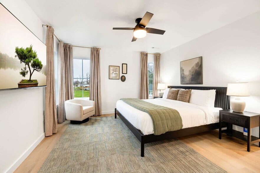 Building Photo - 738 N 5th St