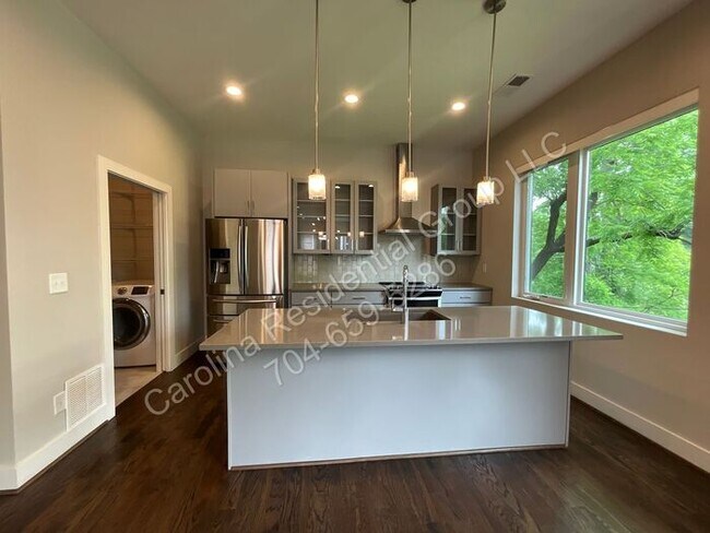 Building Photo - 1012 Westbrook Dr