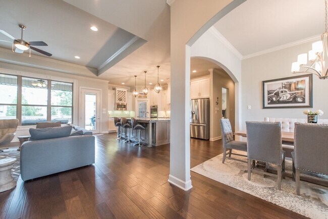 Building Photo - Sherwood Rental