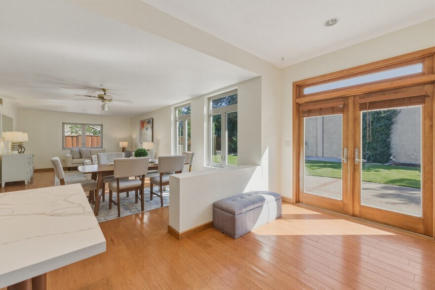 Building Photo - 1433 Jayhawk Ln