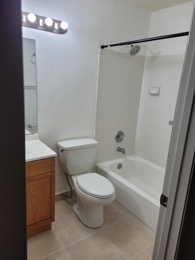 Building Photo - 1200 Coral Club Dr