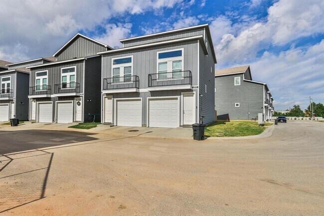 Building Photo - 4904 Paradigm Ln