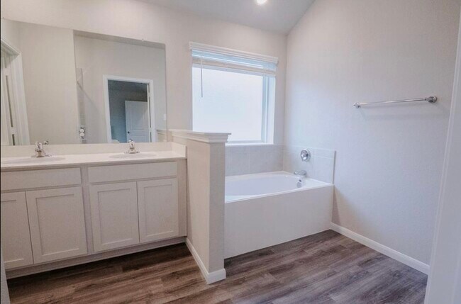 Building Photo - 27006 Costa Crk Dr