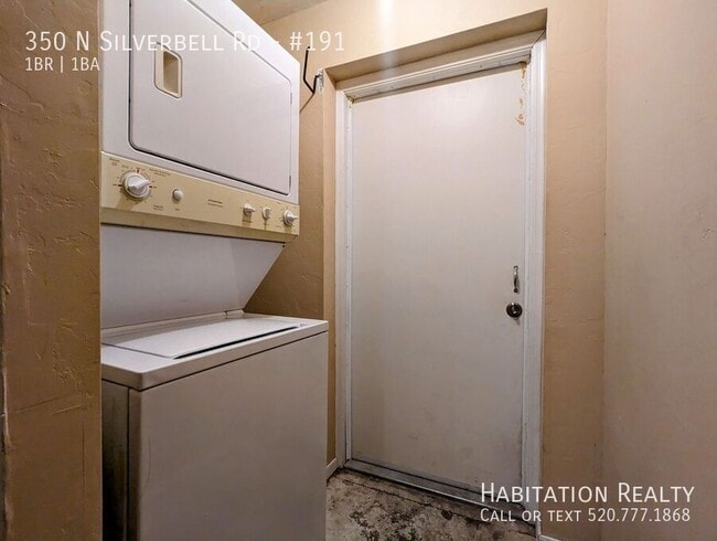 Building Photo - 350 N Silverbell Rd