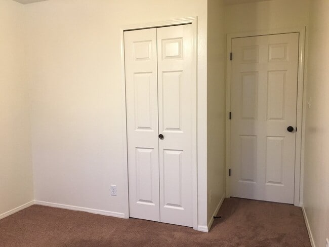 Building Photo - Enchanted Hills - 3BR w/AC