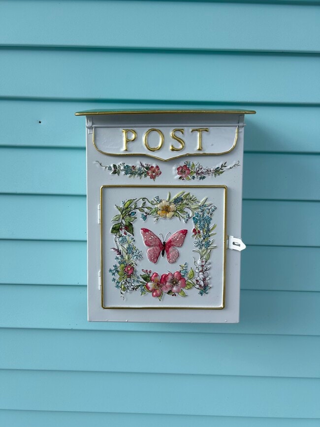 Building Photo - 72 Delaware Ave