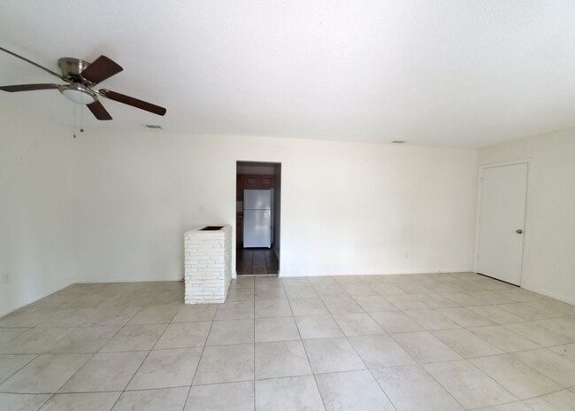 Building Photo - 1905 Athens Ave