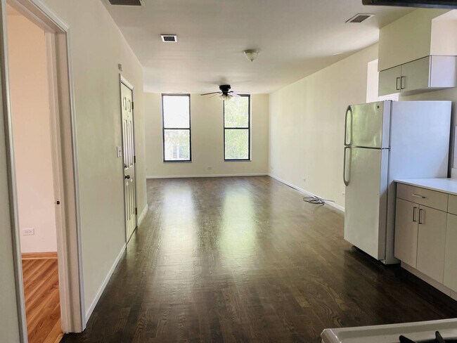 Building Photo - 2738 S Princeton Ave