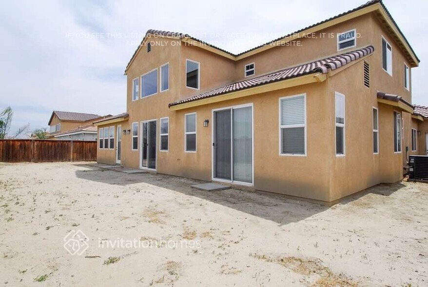 Building Photo - 2263 Finch Cir