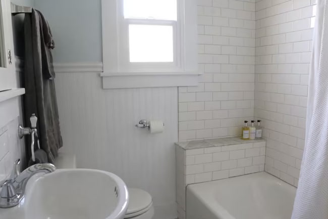 Building Photo - Charming 2-Bedroom Home Near Ballard and Fremont