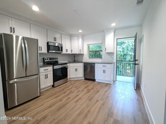 Building Photo - 1924 Danese Ct