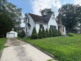 Building Photo - 117 Green Ln