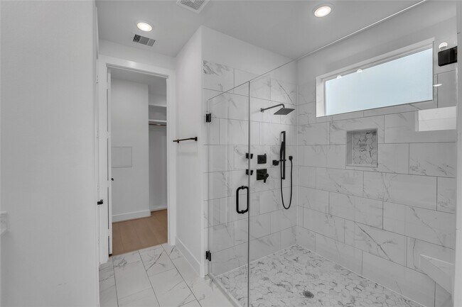 Building Photo - 4320 Avron Dr