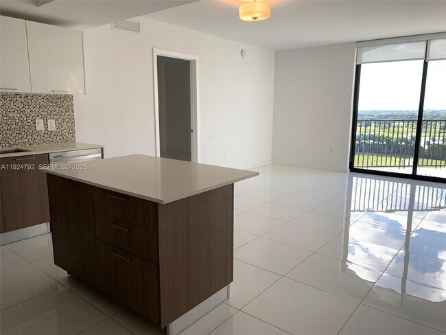 Building Photo - 5252 NW 85th Ave