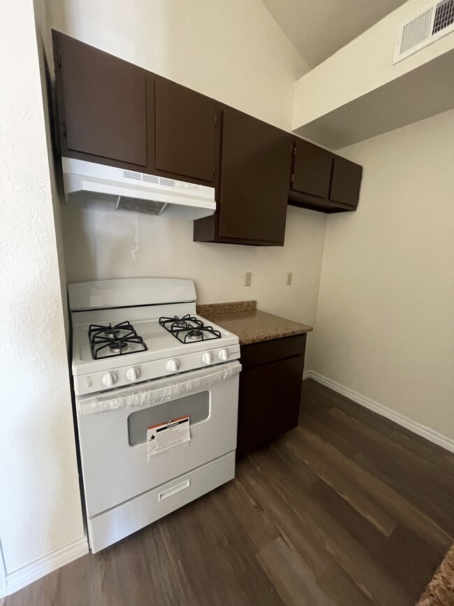 Building Photo - 851 Montera Rd