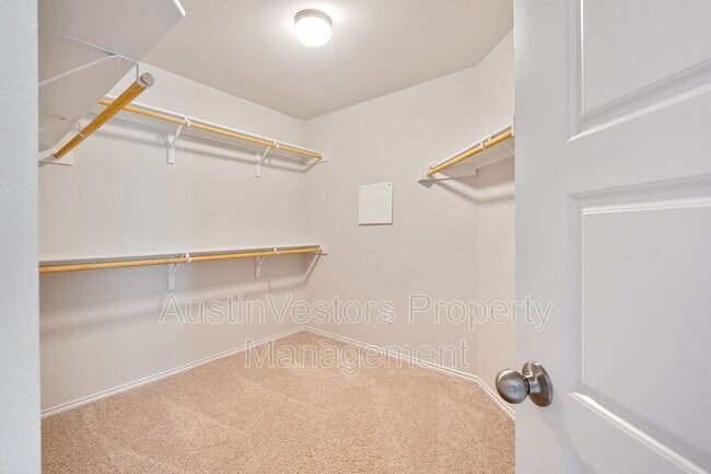 Building Photo - 3651 Sandy Brook Dr