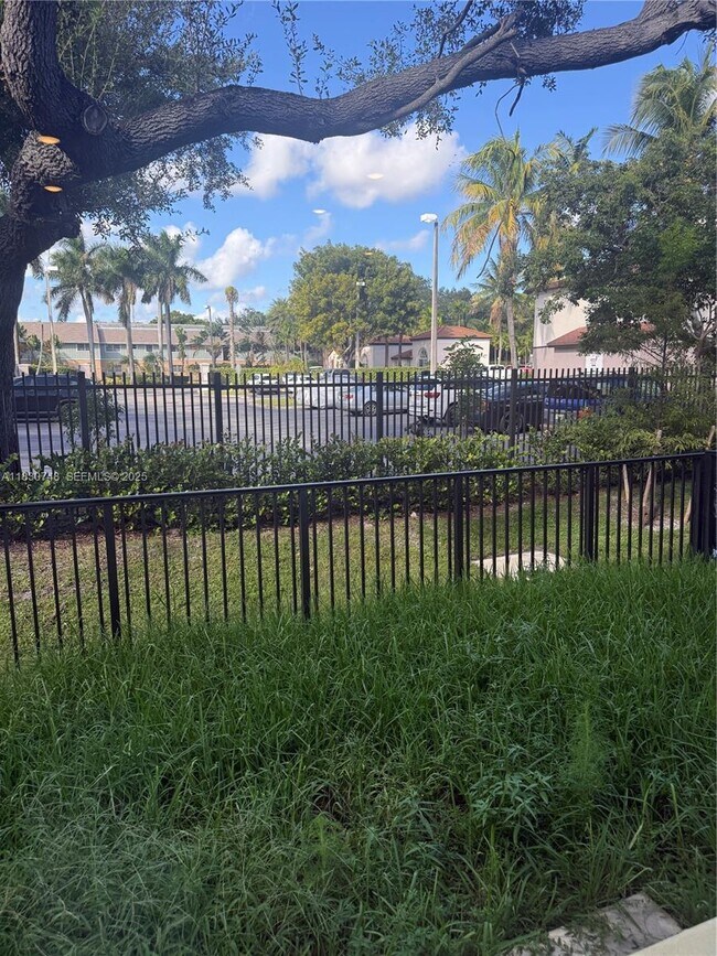 Building Photo - 5145 SW 37th St