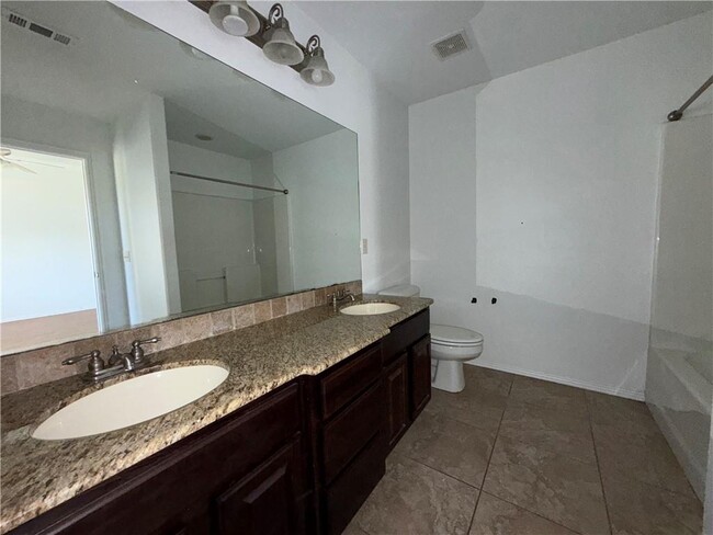 Building Photo - 424 Liem Cir