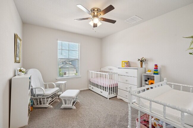 Building Photo - "Rent to Own this Charming 3-Bed Oasis with 18 month lease!*"