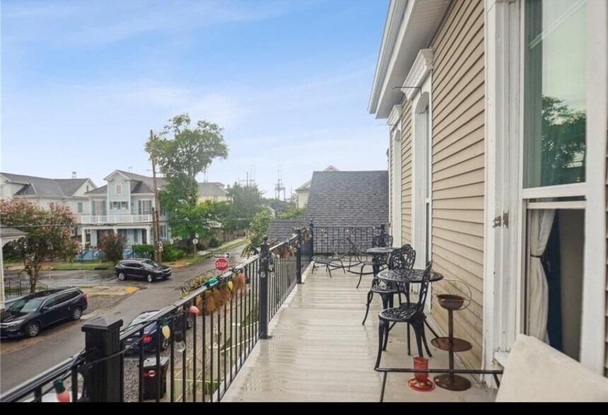Building Photo - 806 Valmont St