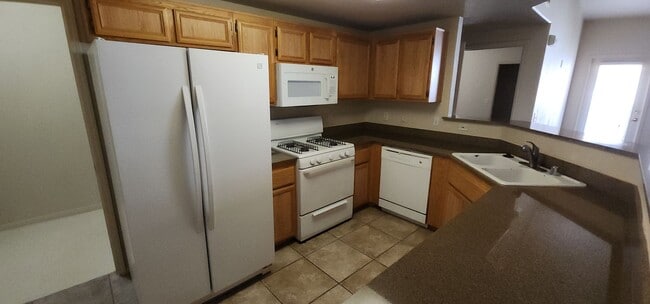 Building Photo - Fantastic 2Bed/2Bath Condo in Southwest Area