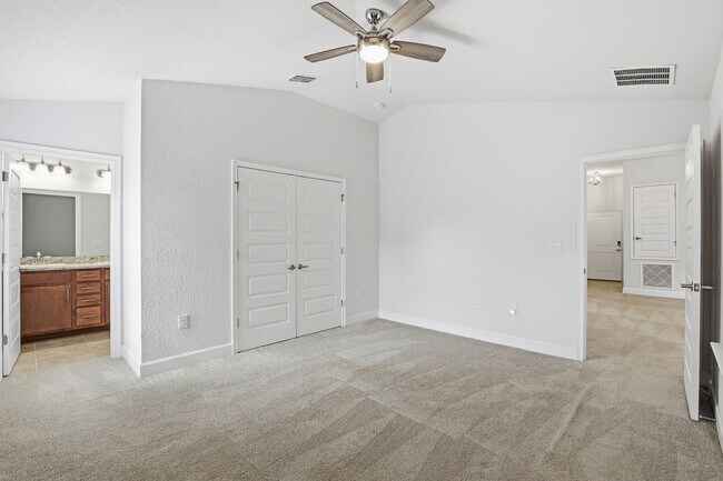 Building Photo - Newer Home in Alachua's Savannah Station
