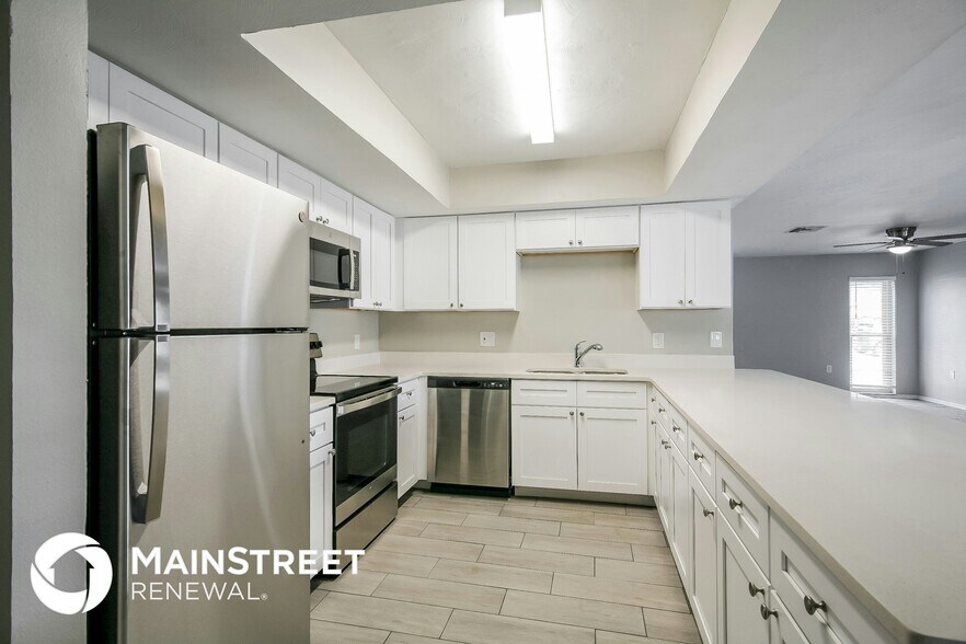 Building Photo - 7312 Landmark Dr