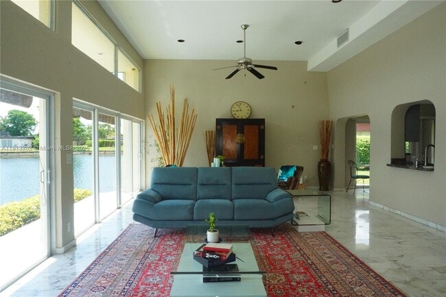 Building Photo - 4511 King Palm Dr