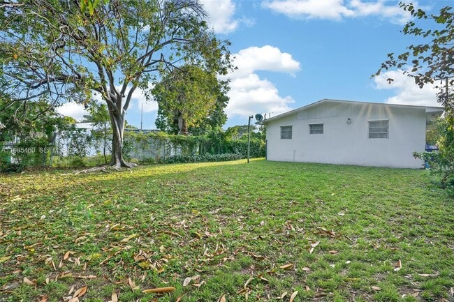 Building Photo - 4521 NW 14th Ave