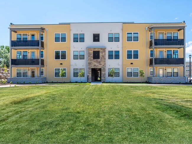 Building Photo - 8362 Iris Lumi Ln
