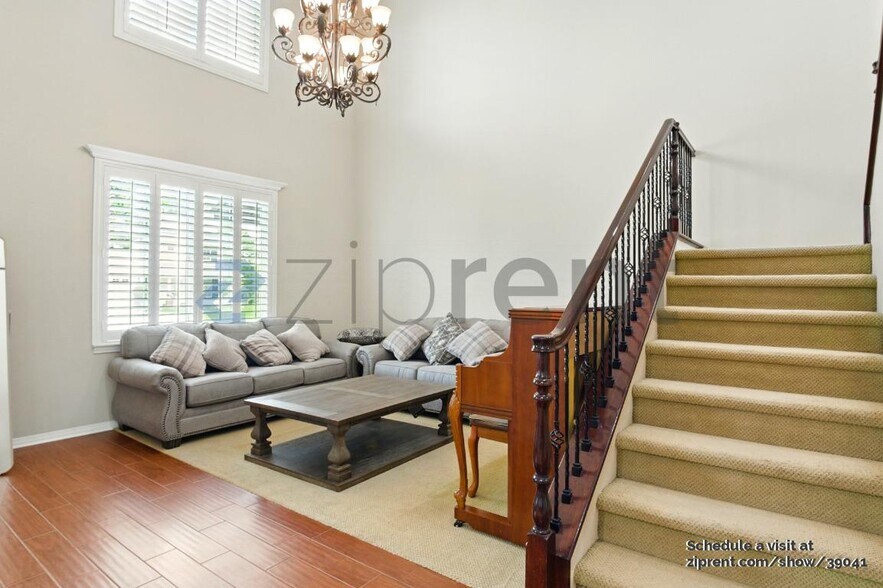 Building Photo - 16766 Tamarind Ct