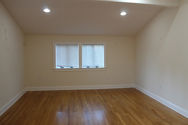 Dining room - 58 Mahopac Ave