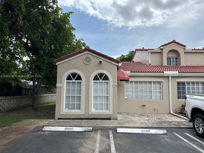 Building Photo - 6898 NW 166th Terrace