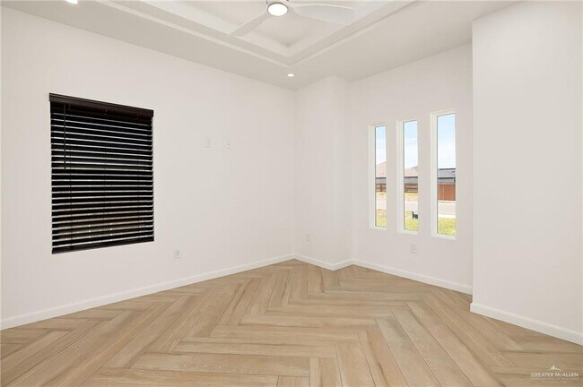 Building Photo - 12 N Revolution St