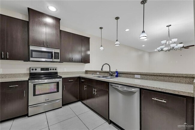 Building Photo - 1441 Ozark Ave