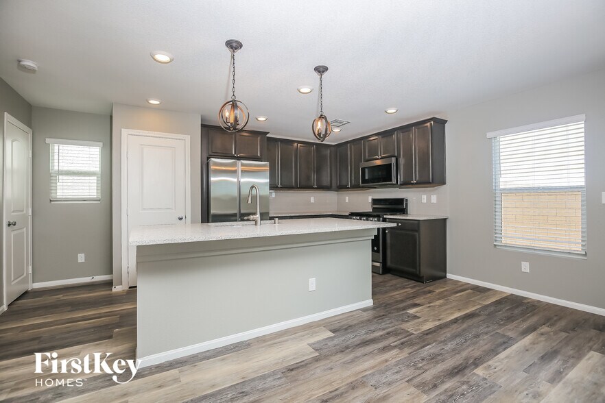 Building Photo - 9450 Yorkshire Coast Ave