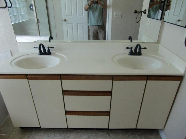 Building Photo - 3305 E Wildwood Dr