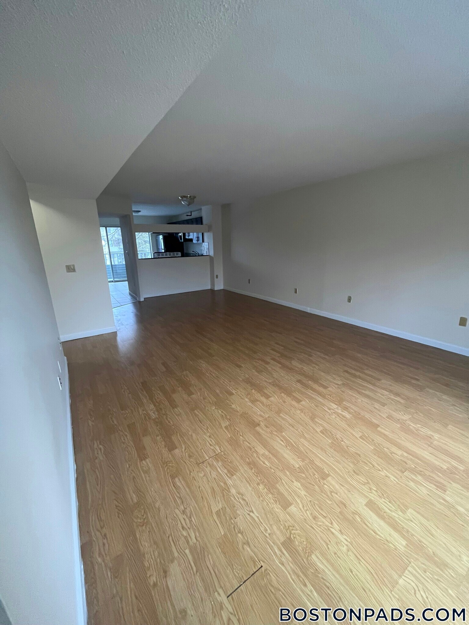 Building Photo - 152 N Beacon St