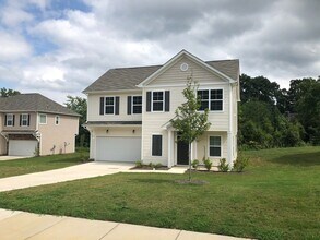 Building Photo - 4 Bedroom Single Family Home