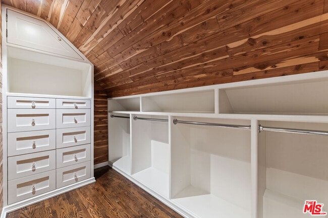 Building Photo - 602 11th St