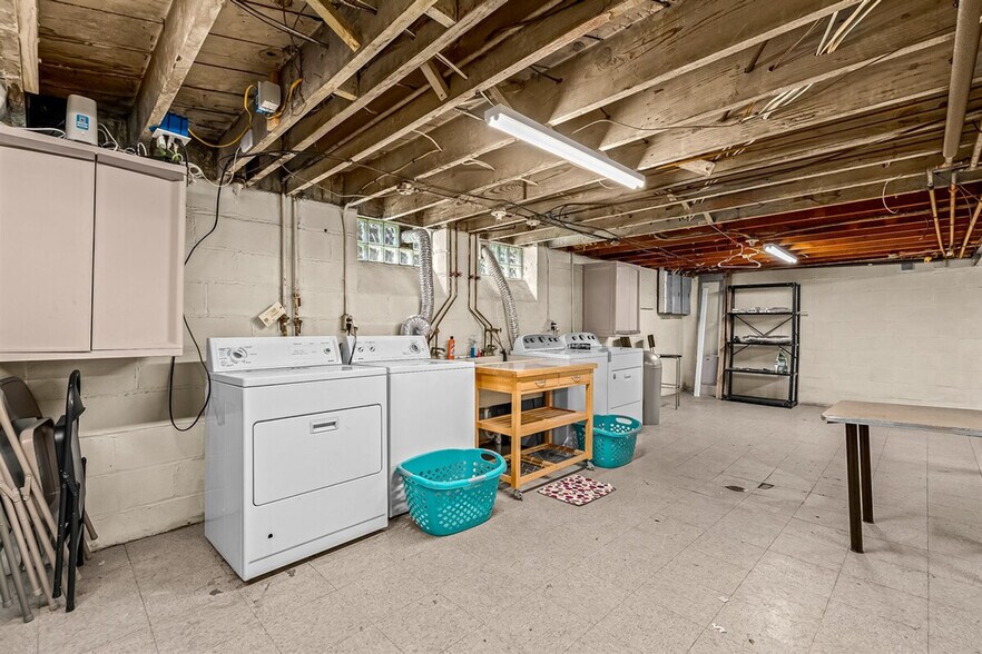 Building Photo - 522 W Hudson Ave