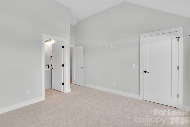 Building Photo - 113 Verbena St