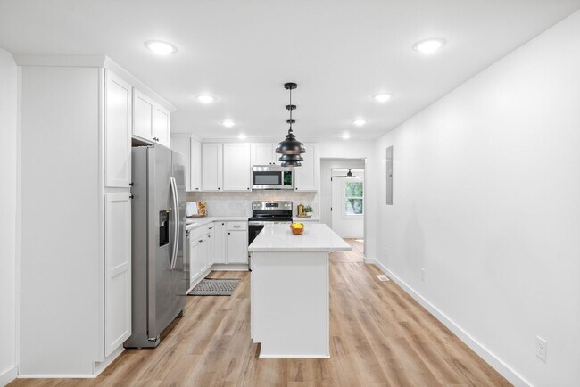 Building Photo - Fantastic Fully-Renovated Home in Kingston Springs on Almost 1 Acre!