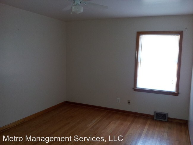 Building Photo - 4 br, 3 bath House - 3345 Newburg Road