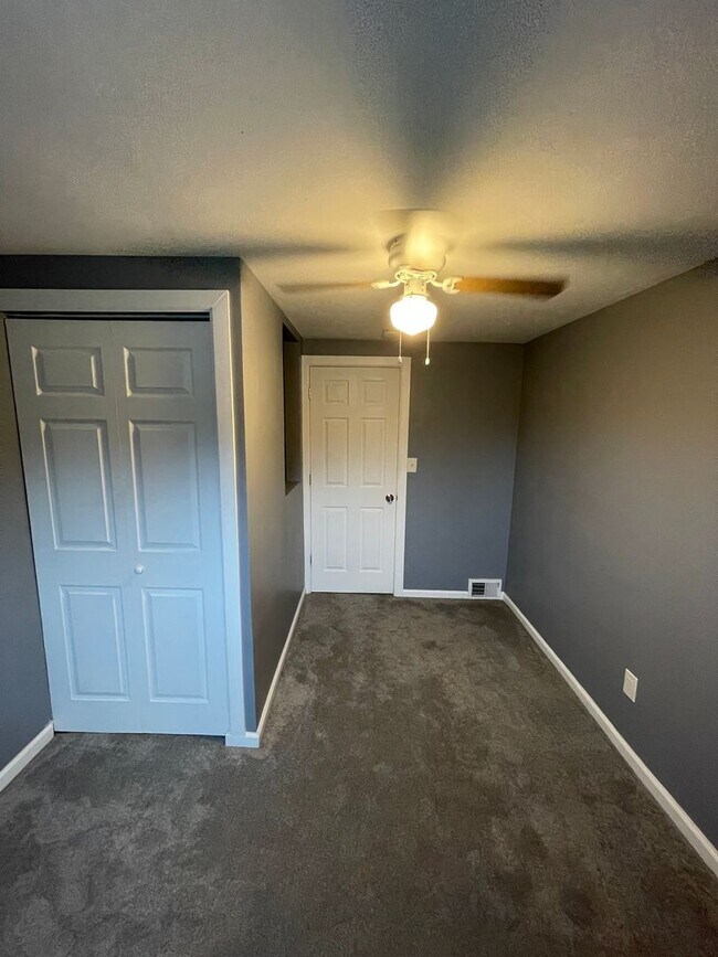 Building Photo - 260-262 Evaline St Pittsburgh PA 15235