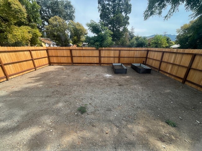 Building Photo - 316 Hardister Dr