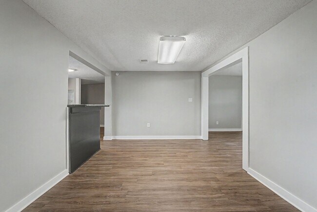 Building Photo - 246 Anderson Rd