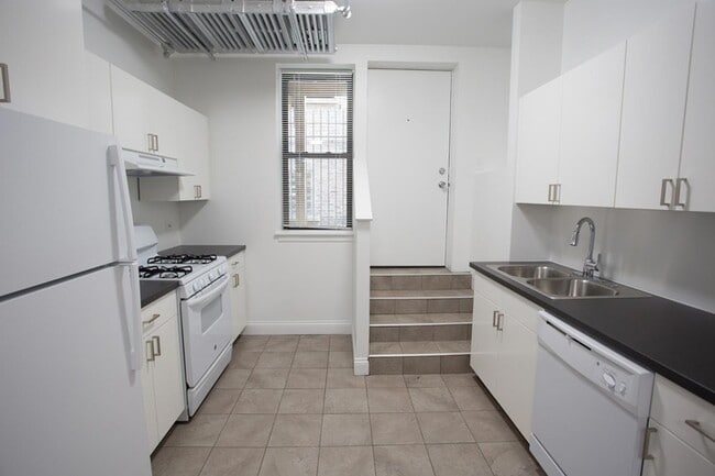 Floorplan - 5202-5210 S. Cornell Avenue